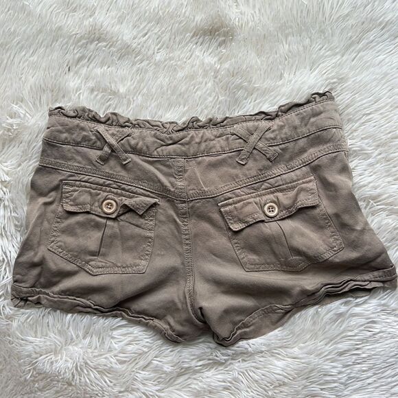 BeBop Khaki Shorts Size 5 - Picture 2 of 4
